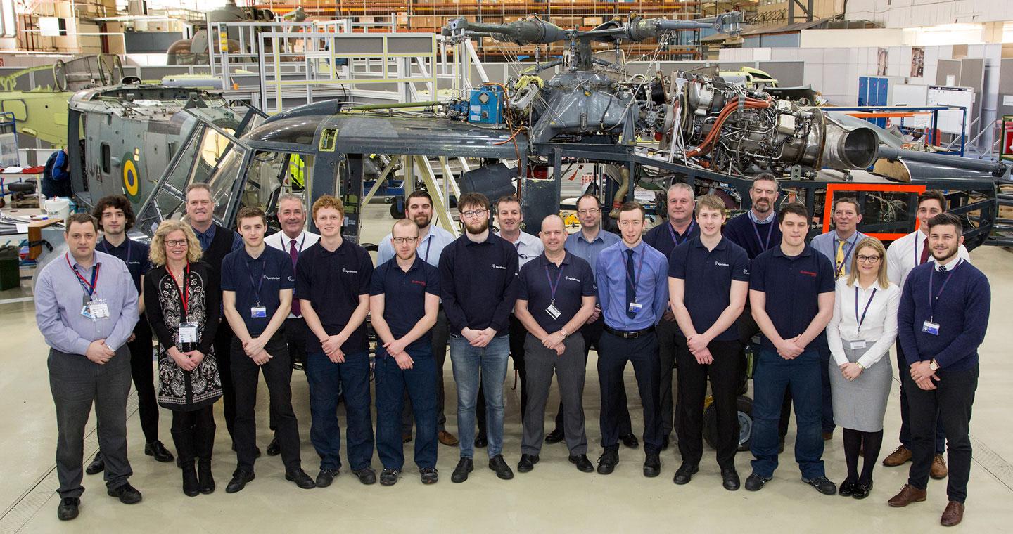 Yeovil-apprentices-Lynx-helicopter-refit_1440760